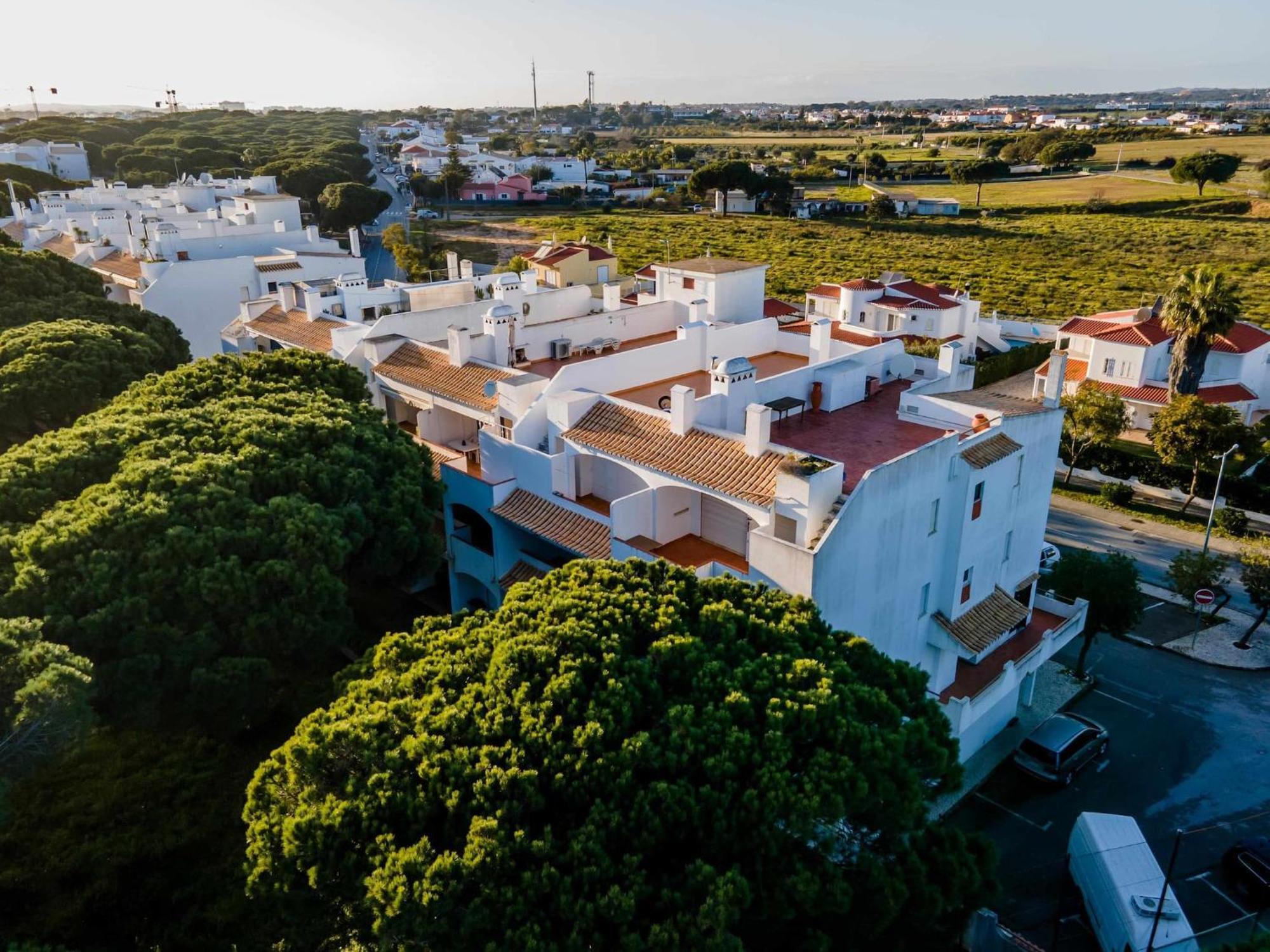 Casa Falesia T2 - Garden View - 5 Min From The Beach - Wifi Ольюш-ди-Агуа  Экстерьер фото